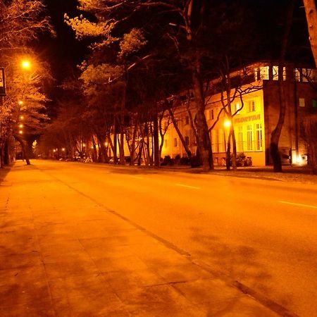 Floryda Jurata Bed & Breakfast Bagian luar foto