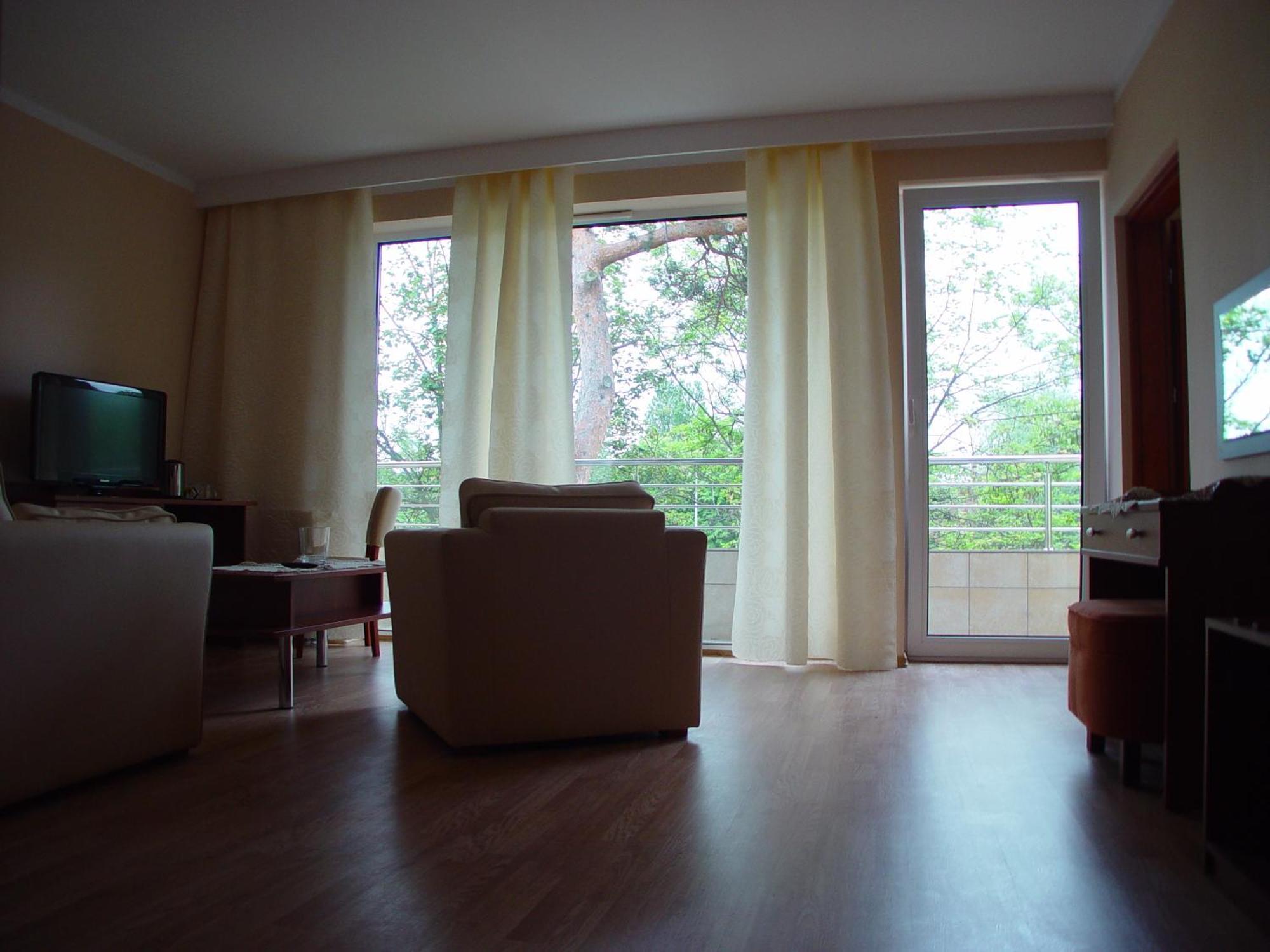 Floryda Jurata Bed & Breakfast Bagian luar foto