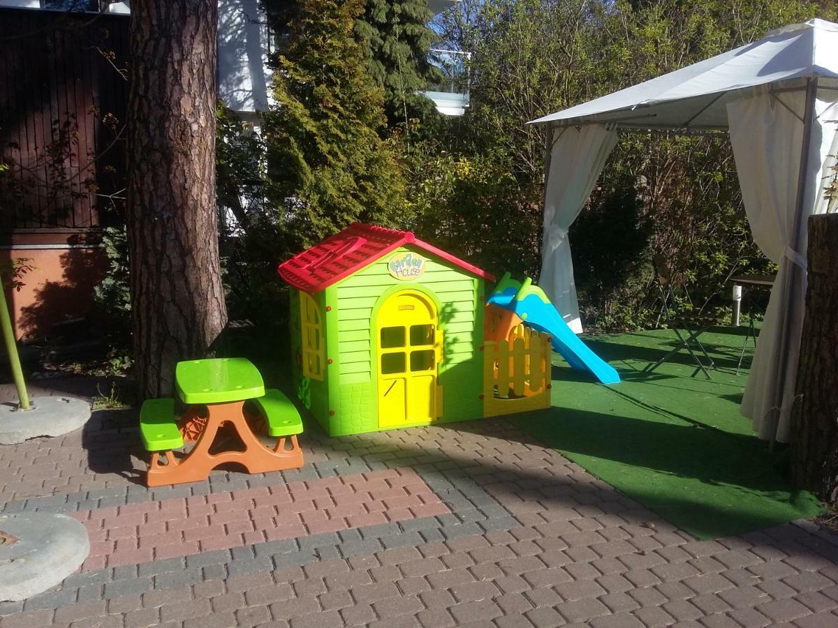 Floryda Jurata Bed & Breakfast Bagian luar foto